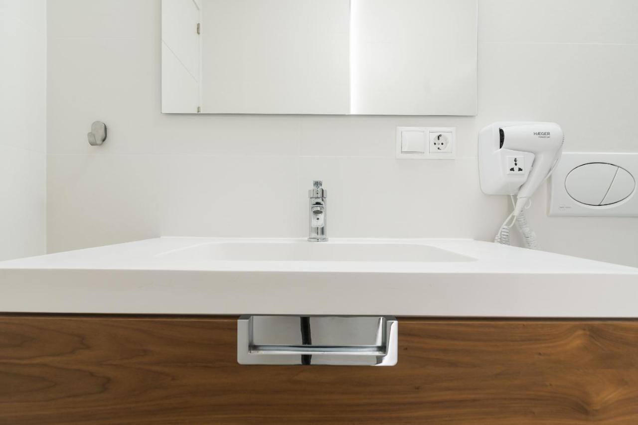 Suite Homes Hesperides Garden Beach มาลากา ภายนอก รูปภาพ